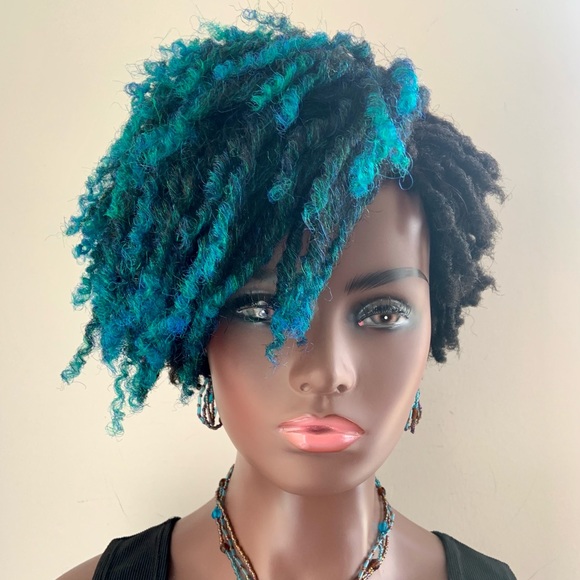 Short Effortless Style Ombre Teal Premium Fiber Dreadlock Wig - Picture 3 of 5